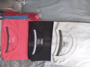 T-Shirt 100% Coton Paquet De 3 Disponible a 3500 Le Paquet en Gros Et