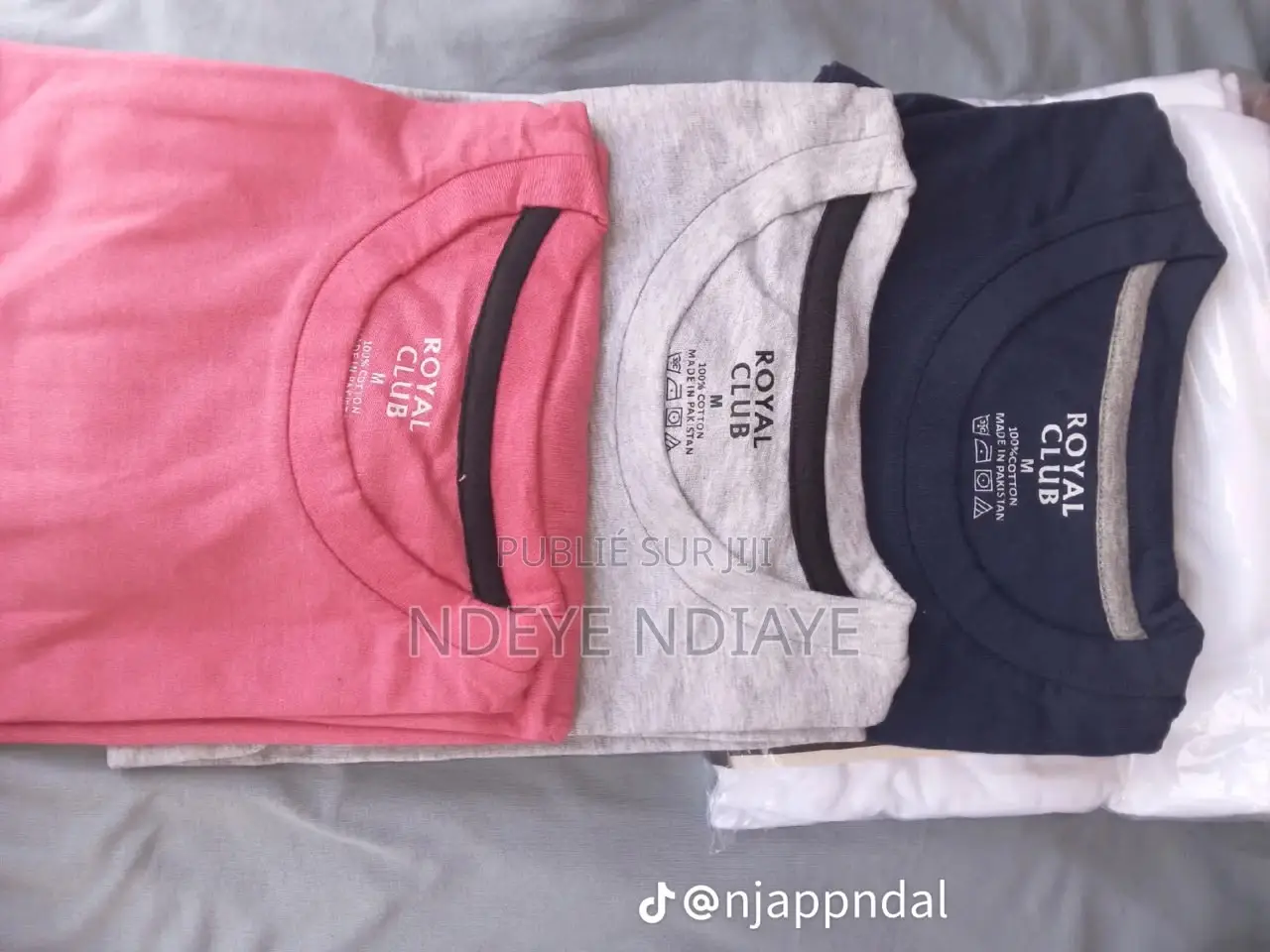 T-Shirt 100% Coton Paquet De 3 Disponible a 3500 Le Paquet en Gros Et