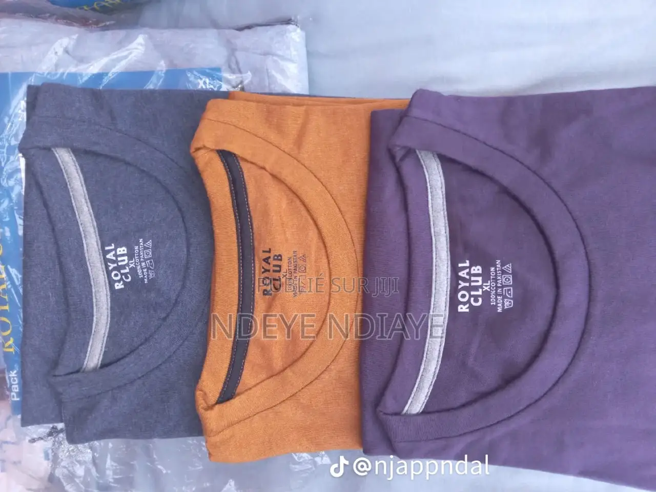 T-Shirt 100% Coton Paquet De 3 Disponible a 3500 Le Paquet en Gros Et
