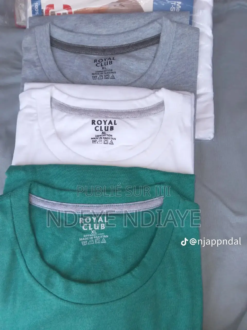 T-Shirt 100% Coton Paquet De 3 Disponible a 3500 Le Paquet en Gros Et
