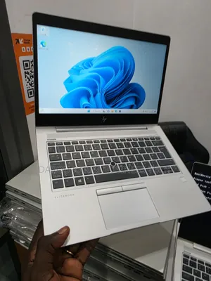 Nouveau HP EliteBook 735 G5 8GB AMD Ryzen 5 SSD 256GB