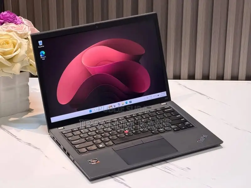 Nouveau Lenovo ThinkPad X13 Gen 4 8GB AMD Ryzen 3 SSD 256GB