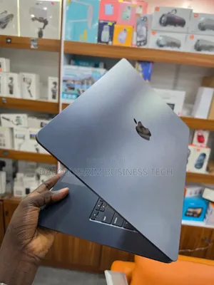 Nouveau Apple MacBook Air 2025 M4 32GB Apple M4 SSD 1T