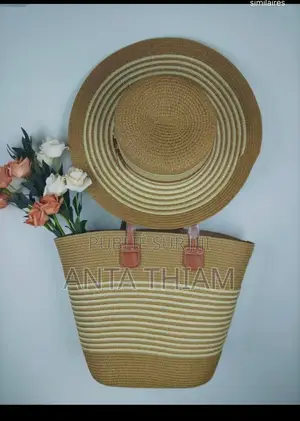 Ensemble Sacs Et Chapeaux En Paille