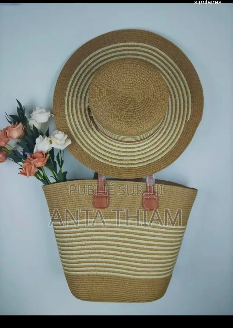 Ensemble Sacs Et Chapeaux En Paille
