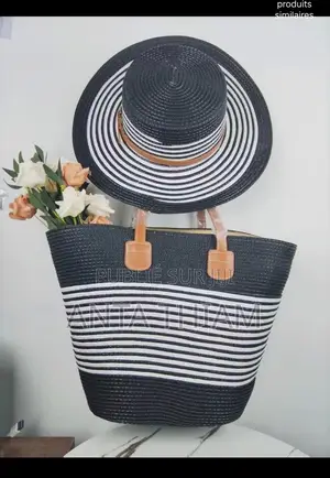 Ensemble Sacs Et Chapeaux En Paille