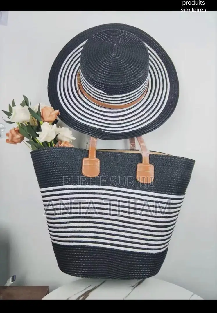 Ensemble Sacs Et Chapeaux En Paille