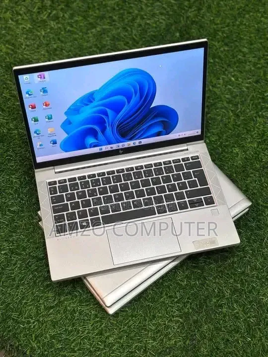 Ordinateur portable HP EliteBook 840 G8 16GB Intel Core i5 SSD 256GB