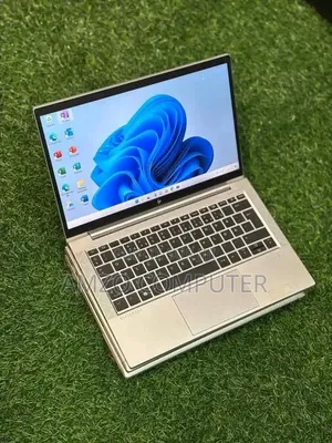 Ordinateur portable HP EliteBook 840 G8 16GB Intel Core i5 SSD 256GB