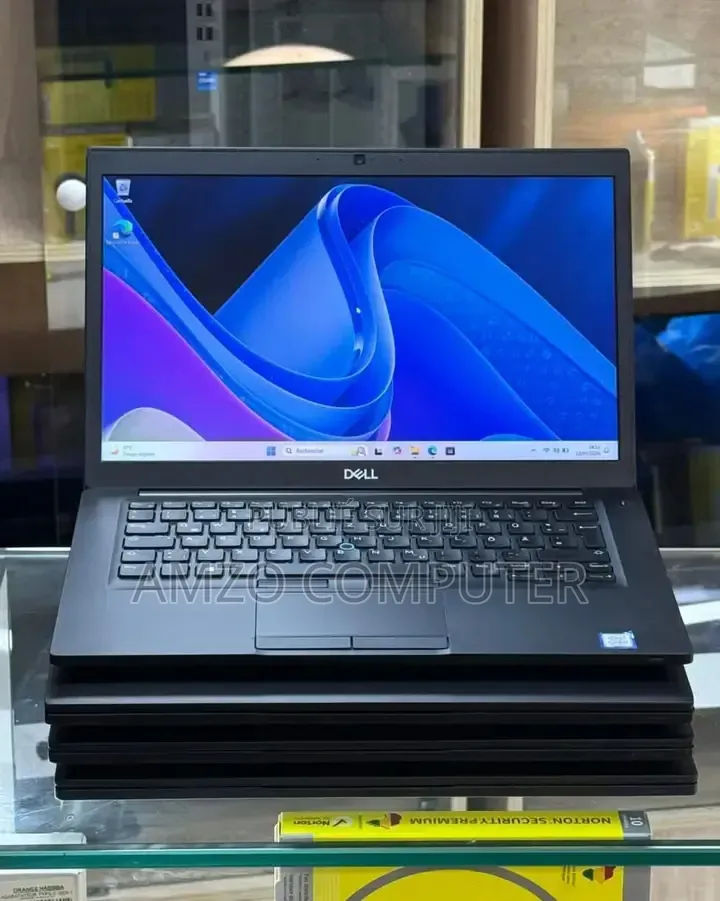 Ordinateur portable Dell Latitude 7490 8GB Intel Core i7 SSD 256GB
