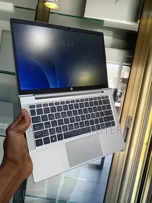 Ordinateur portable HP 630 16GB AMD Ryzen 5 SSD 256GB