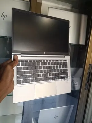 Ordinateur portable HP 630 16GB AMD Ryzen 5 SSD 256GB