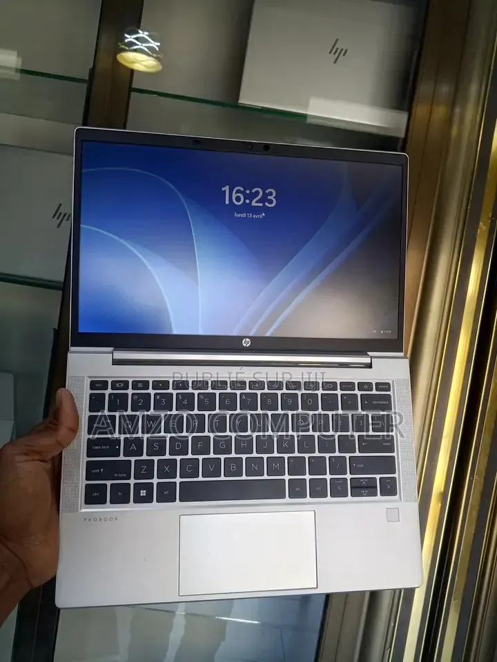 Ordinateur portable HP 630 16GB AMD Ryzen 5 SSD 256GB
