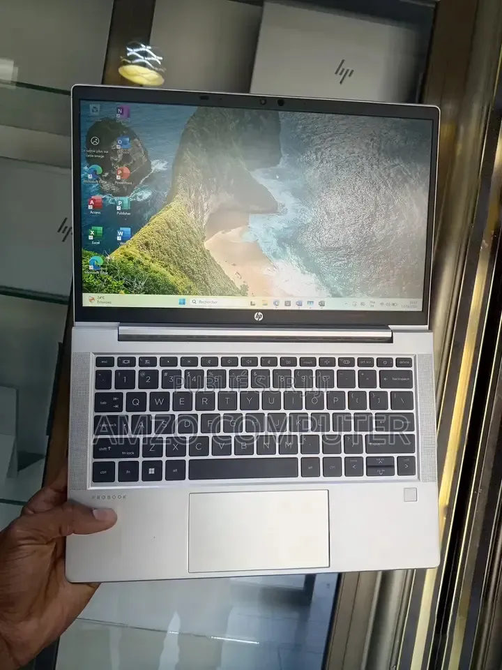 Ordinateur portable HP 630 16GB AMD Ryzen 5 SSD 256GB