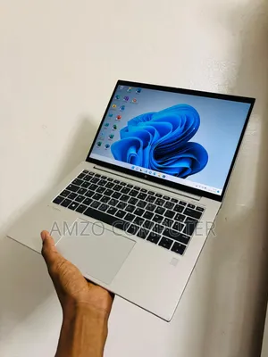 Ordinateur portable HP EliteBook 840 G10 16GB Intel Core i5 SSD 512GB