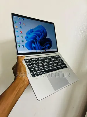 Ordinateur portable HP EliteBook 840 G10 16GB Intel Core i5 SSD 512GB
