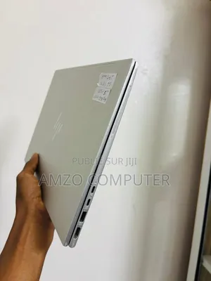 Ordinateur portable HP EliteBook 840 G10 16GB Intel Core i5 SSD 512GB