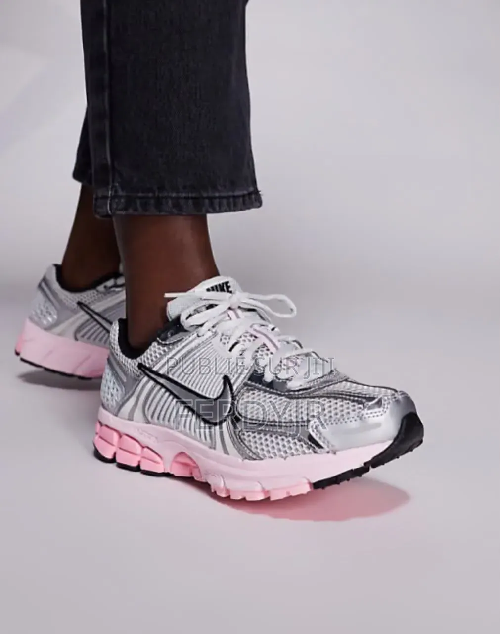 Nike Vomero 5. Silver/Pink