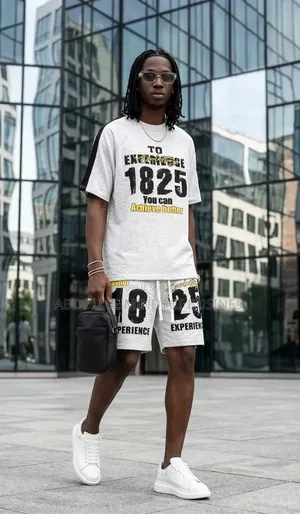 Ensemble Shorts to Expérience Disponible