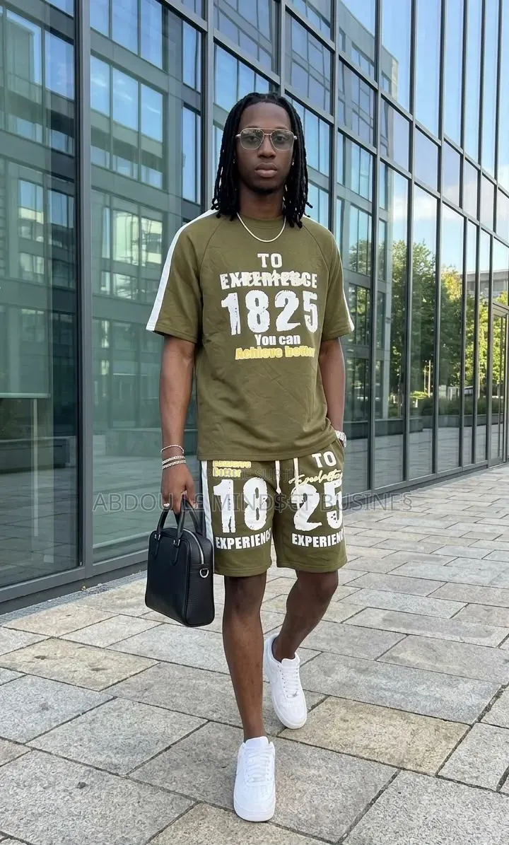 Ensemble Shorts to Expérience Disponible