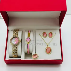 Coffret 4 Pièce Avec Boîte Disponible