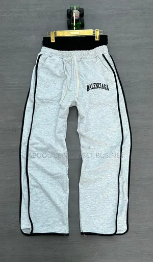 Bas Large Balenciaga Disponible