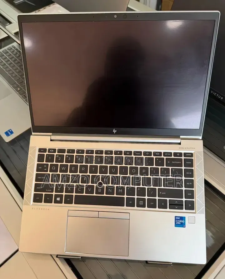 Ordinateur portable HP EliteBook 840 G8 16GB Intel Core i7 SSD 512GB