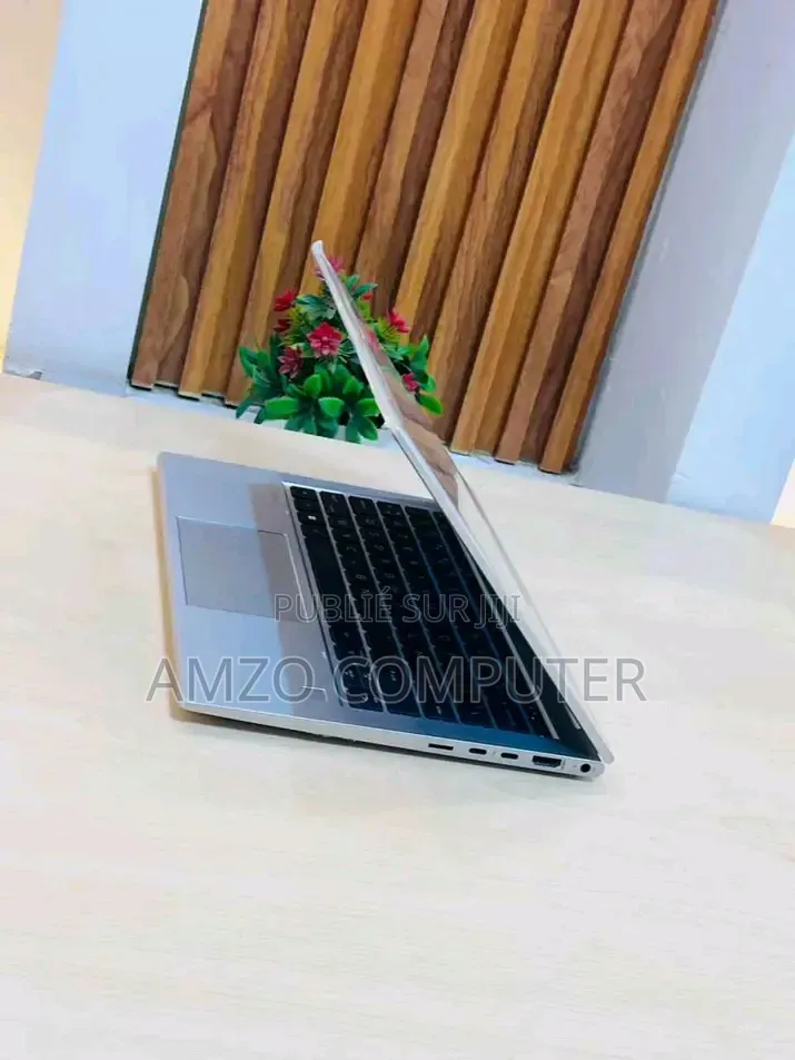 Ordinateur portable HP EliteBook 830 G8 8GB Intel Core i5 SSD 256GB