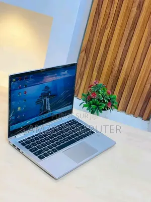 Ordinateur portable HP EliteBook 830 G8 8GB Intel Core i5 SSD 256GB