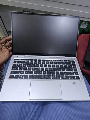 Nouveau HP EliteBook x360 1040 G7 16GB Intel Core i7 SSD 1T