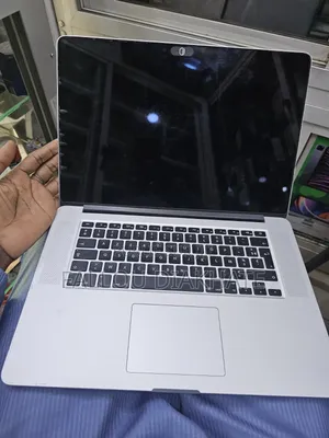 Ordinateur portable Apple MacBook Pro 2015 16GB Intel Core i7 SSD 256GB