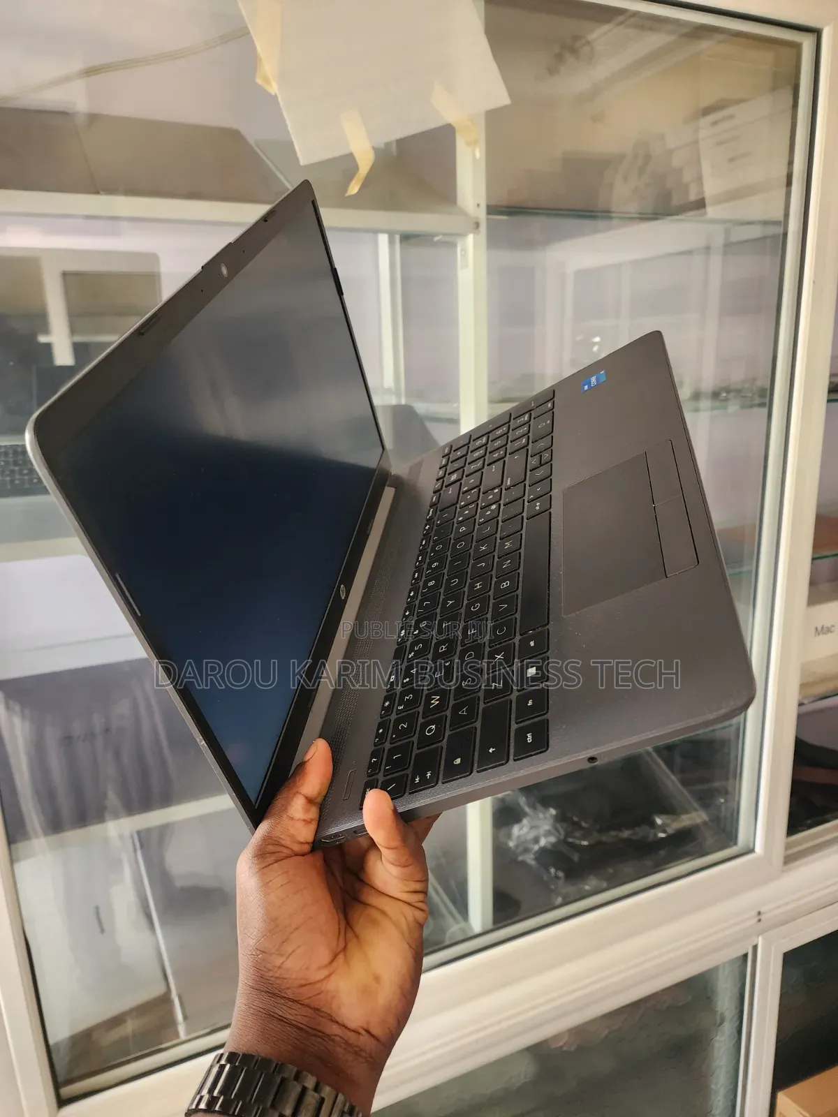 Nouveau Ordinateur portable HP 250 G10 8GB Intel Core i5 SSD 512GB