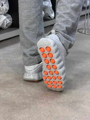 Nike Mind 002