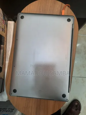 Nouveau Apple MacBook Pro 2018 32GB Intel Core i7 SSD 1T