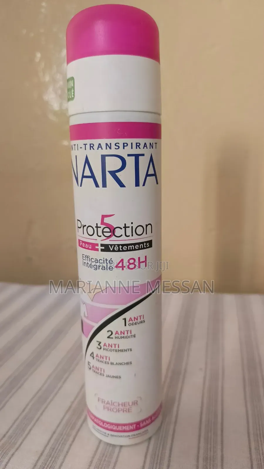 Parfum Et Déodorant Disponible en Même Temps.
