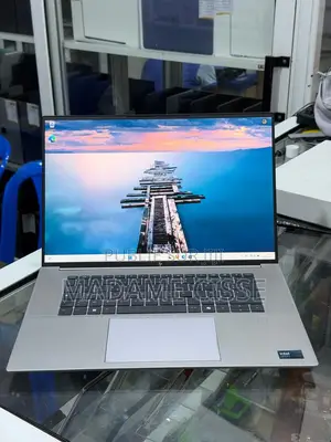 Nouveau HP ZBook Studio 16GB Intel Core Ultra 9 SSD 1T