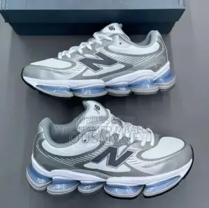 New Balance 2000