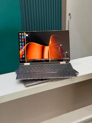 Nouveau HP Spectre X360 13 8GB Intel Core i5 SSD 512GB