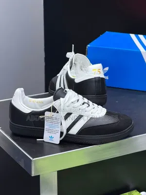 Adidas Samba Noir-Blanc Disponible