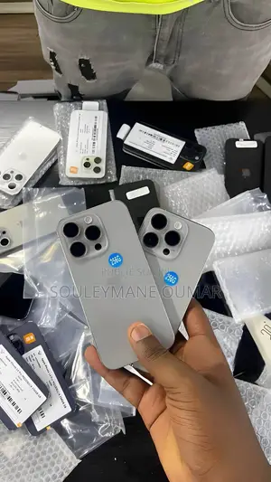 Nouveau Apple iPhone 15 Pro 256 GB Noir