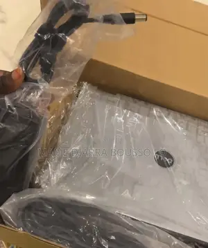 Nouveau Dell Latitude 3190 2-in-1 8GB Intel Pentium SSD 128GB