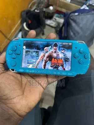 PSP Slim Neuve 30 Jeux - Bleue Scellée - Pes 2023