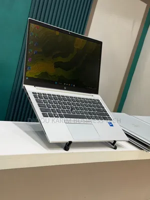 Nouveau HP EliteBook 840 G8 16GB Intel Core i5 SSD 512GB