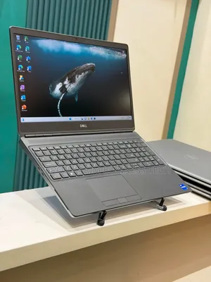 Nouveau Dell Precision 7560 32GB Intel Core i7 SSD 512GB