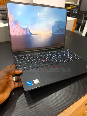Nouveau Lenovo Thinkpad E16 G1 16GB Intel Core i5 SSD 512GB
