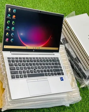Nouveau HP EliteBook 840 G8 16GB Intel Core i7 SSD 512GB