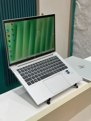 Nouveau HP EliteBook 840 G9 16GB Intel Core i7 SSD 512GB