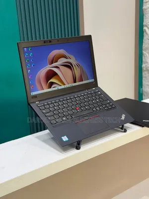 Nouveau Lenovo ThinkPad X280 16GB Intel Core i5 SSD 256GB