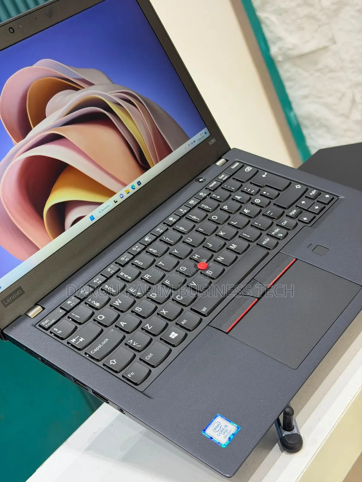 Nouveau Lenovo ThinkPad X280 16GB Intel Core i5 SSD 256GB