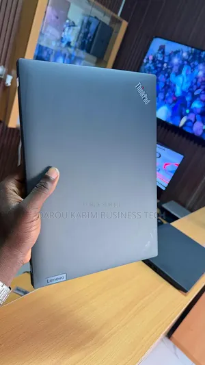Nouveau Lenovo ThinkPad P14s 16GB Intel Core i7 SSD 512GB